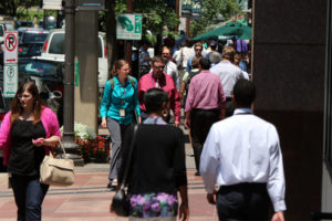 Pedestrians on Rosslyn sidewalk