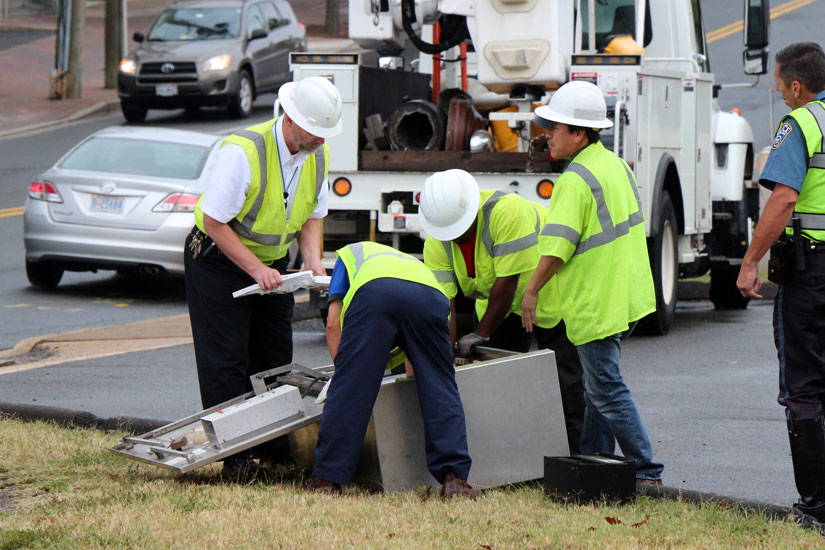 Crash takes out signal at Washington Blvd and N. Kirkwood Road