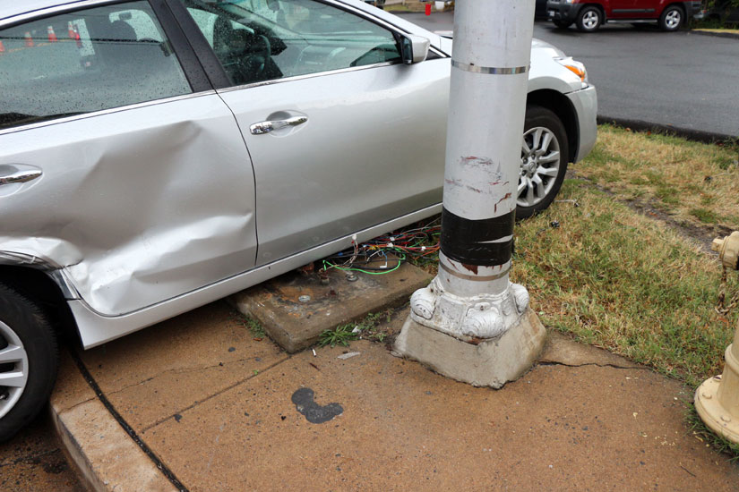 Crash takes out signal at Washington Blvd and N. Kirkwood Road