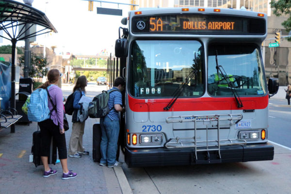 Metrobus 5A to Dulles from Rosslyn