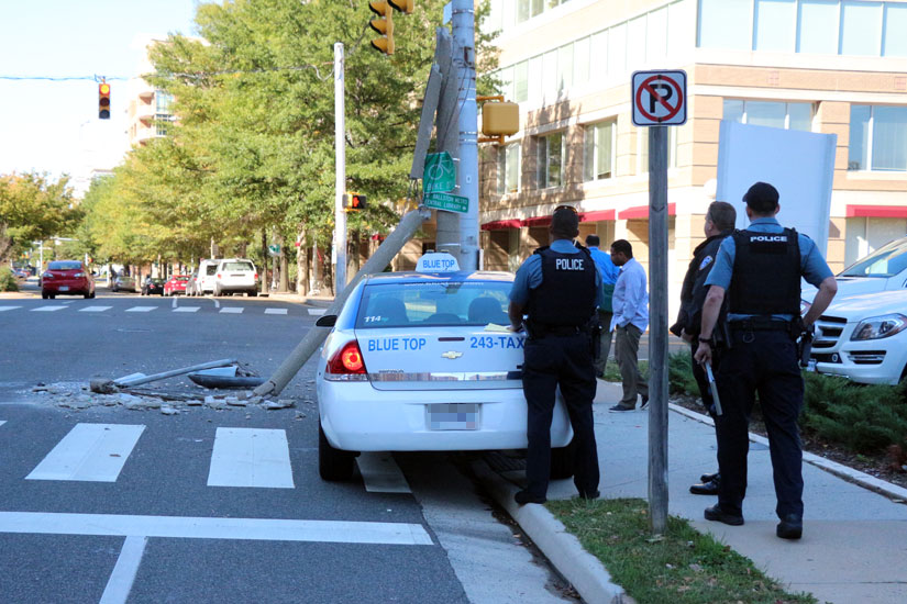 Taxi crashes into pole in Ballston