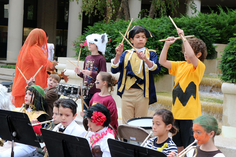 Elementary schoolers trick-or-treat in Courthouse