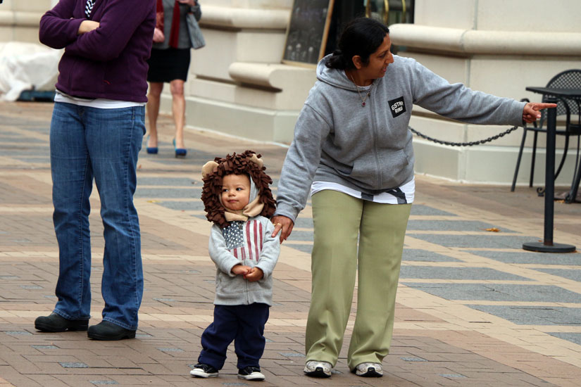 Elementary schoolers trick-or-treat in Courthouse