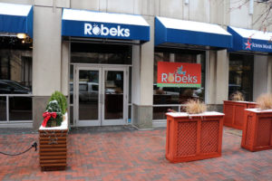 Robeks in Courthouse closes