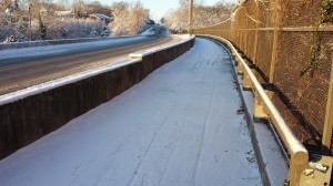 Snow-covered Custis Trail (photo via @BikeArlington)