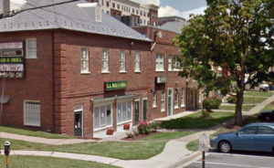 Site of a planned smoothie and hookah bar on Columbia Pike (located to the right of LA Bar and Grill) Site of a planned smoothie and hookah bar on Columbia Pike (located to the right of LA Bar and Grill)