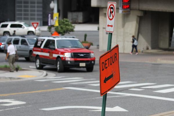 Temporary detour sign in Rosslyn