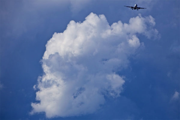 American Airlines flight arriving at Reagan National Airport (Flickr pool photo by Samer Farha)