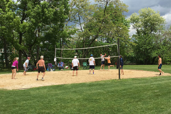 Volleyball in Fairlington (Flickr pool photo by James L.)