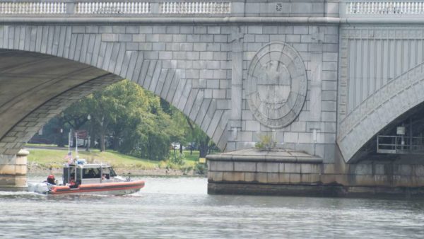 Patrol boat on the Potomac in front of the Memorial Bridge (Flickr pool photo by John Sonderman)