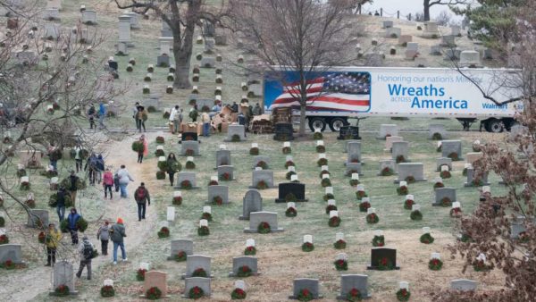 Wreaths on gravestones at Arlington National Cemetery 2016 (Flickr pool photo by John Sonderman)