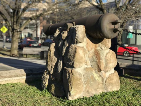 Cannon at the Clarendon war memorial