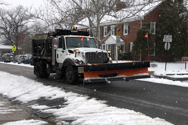 Arlington County snow plow in Fairlington 3/14/17