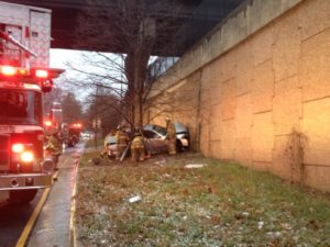 A serious single vehicle crash on Lee Highway, possibly caused by icy conditions (photo courtesy @CAPT258)