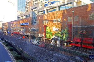 Wilson Blvd in front of Ballston Common Mall (photo by Katie Pyzyk)