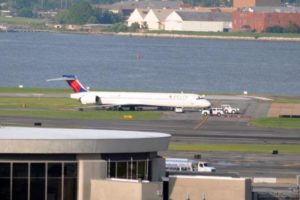 Delta plane stuck in the mud at DCA (photo courtesy @vtspaeth)